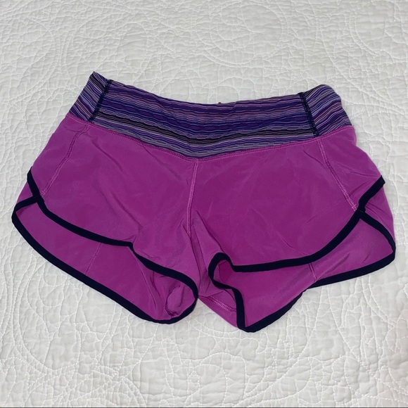 Lululemon Speed up Short 2.5" Fuschia - Picture 2 of 6